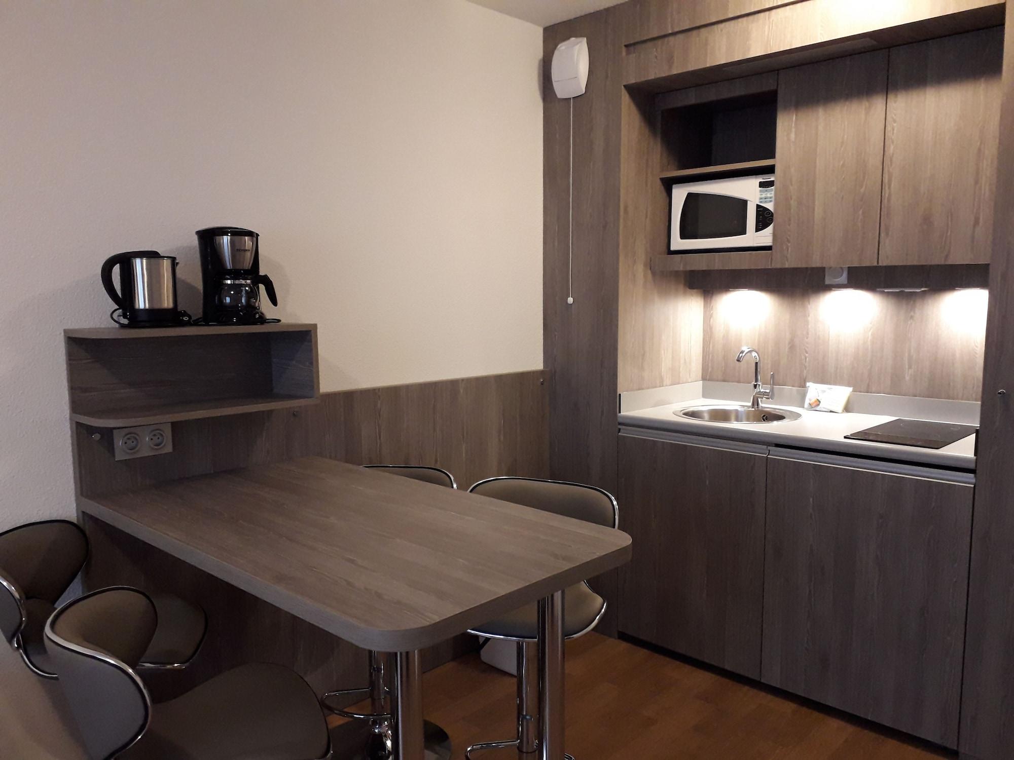 Sejours & Affaires Clairmarais 2*